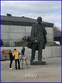 15,7 feet extraordinary statue of Vladimir Ilyich Lenin made of bronze