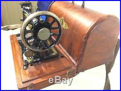1894 Antique Singer 28K HandCrank Sewing Machine with case