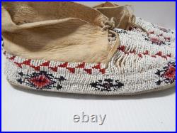 ANTIQUE 1915-20s SINEW FULLY BEADED NO. CHEYENNE HARD SOLE MOCCASINS MONTANA