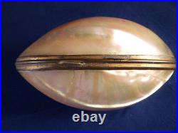 ANTIQUE FRENCH PALAIS ROYAL EGG SHAPED MOTHER OF PEARL SEWING ETUI c1840