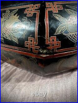 Antique 10 DC Traditional Chinese Black Lacquered Floral Motif Phoenix Storage