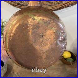 Antique Copper Kettle, repoussé/chiseled designs 19th-century Brass Details Rare