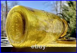 Antique Fruit Jar PALE Yellow Amber Trademark Lightning Quart with Lid, Putnam 42