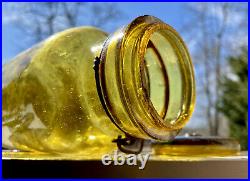 Antique Fruit Jar PALE Yellow Amber Trademark Lightning Quart with Lid, Putnam 42