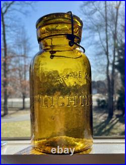 Antique Fruit Jar Trademark Lightning Yellow Honey Amber Quart + Lid, Putnam 58