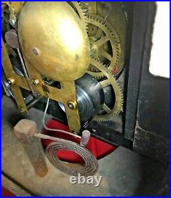 Antique Ingraham Wood Mantle Clock Pendulum Lion Heads Four Columns Works Key