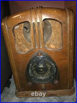 Antique ZENITH Walton 7-J-232 R535279 Radio