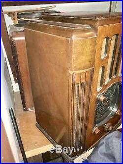 Antique Zenith Tombstone Wood Tube Radio Model 10-S-130 Addition posted