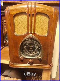 Antique Zenith Walton Tombstone Wood Tube Radio Model 7-J-232 Read Ship Option