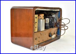 Beautiful C. 1939 Zenith Model 3-s-319 Push-button Am/sw Radio (996-5)