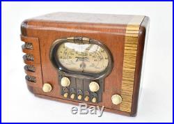 Beautiful C. 1939 Zenith Model 3-s-319 Push-button Am/sw Radio (996-5)