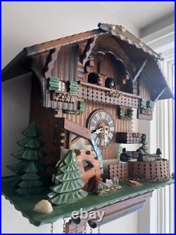 Cuckoo Clock 8 Day Moving Ducks