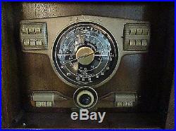 MID CENTURY MODERN ANTIQUE Radio 1940 S AM Radio Phonograph Console ZENITH