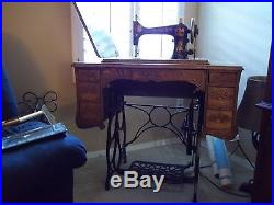 Minnesota A Antique Sewing Machine extra good condition & it works