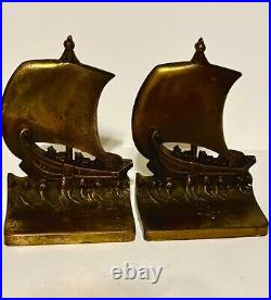 PAIR OF 1920s CAST IRON BRADLEY & HUBBARD VIKING SHIP BOOKENDS 4.38 x 2.5 x 6