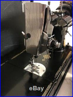 Singer Featherweight 221 Antique Sewing Machine #AK997559 Withcase Pedal & extras