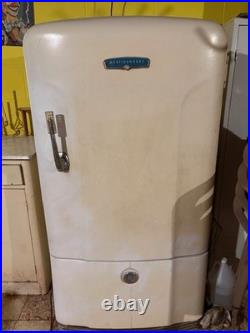 VINTAGE ESTATE ANTIQUE RETRO COLLECTABLE 1950's WESTINGHOUSE REFRIGERATOR
