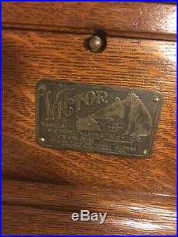Victor Victrola Vic 3 antique phonograph player 10 turntable 2 spring motor