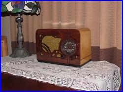 Vintage old wood antique tube radio Airline Mdl 62-425 Plays Great