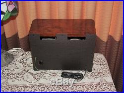 Vintage old wood antique tube radio Emerson Mdl CS320 A Real Beauty