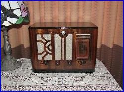 Vintage old wood antique tube radio Halson Mdl 606