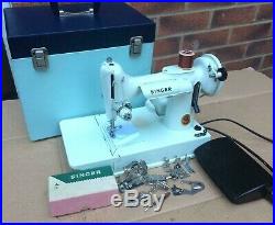 White Vintage Singer 221, 221K Portable Featherweight Sewing Machine